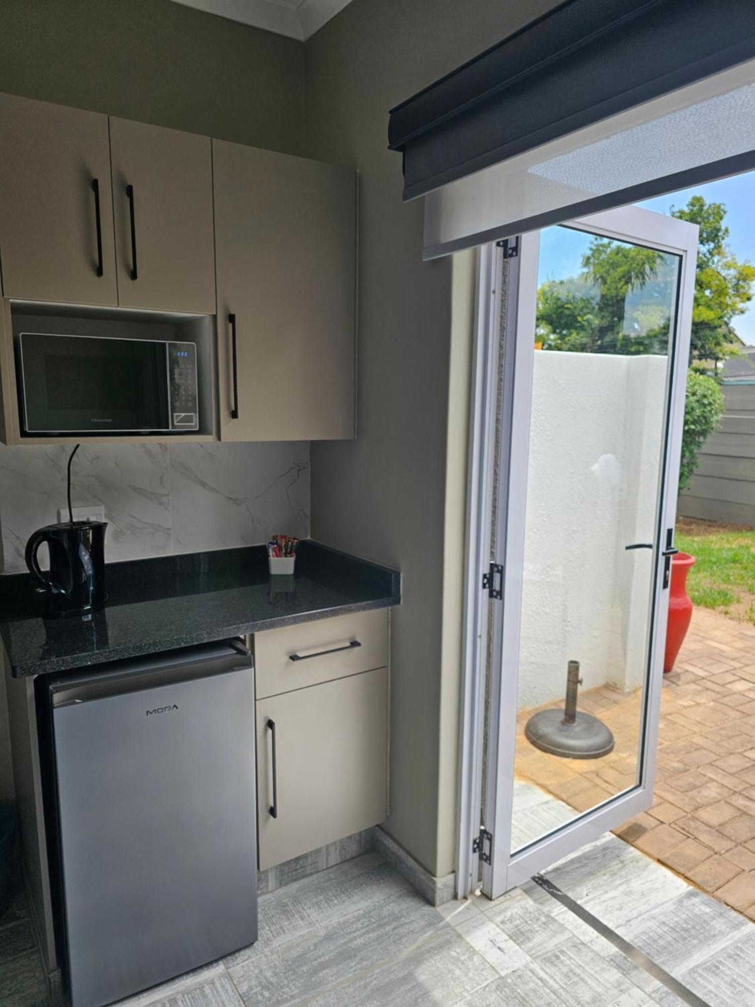 The Armagh Guesthouse Boksburg Extérieur photo